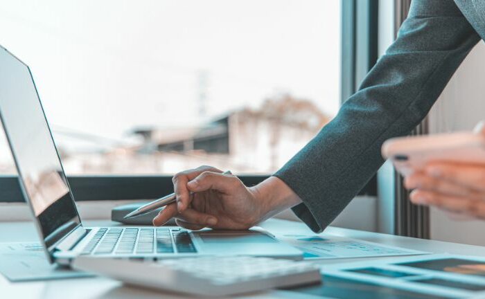 Hanitra nous livre des conseils pour choisir son positionnement et une stratégie de branding alignée, authentique et cohérente.